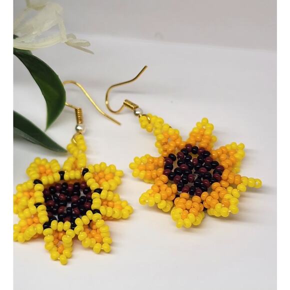 Sunflower Earrings, Floral design, Seed bead earrings, Handmade - Picture 3 of 8